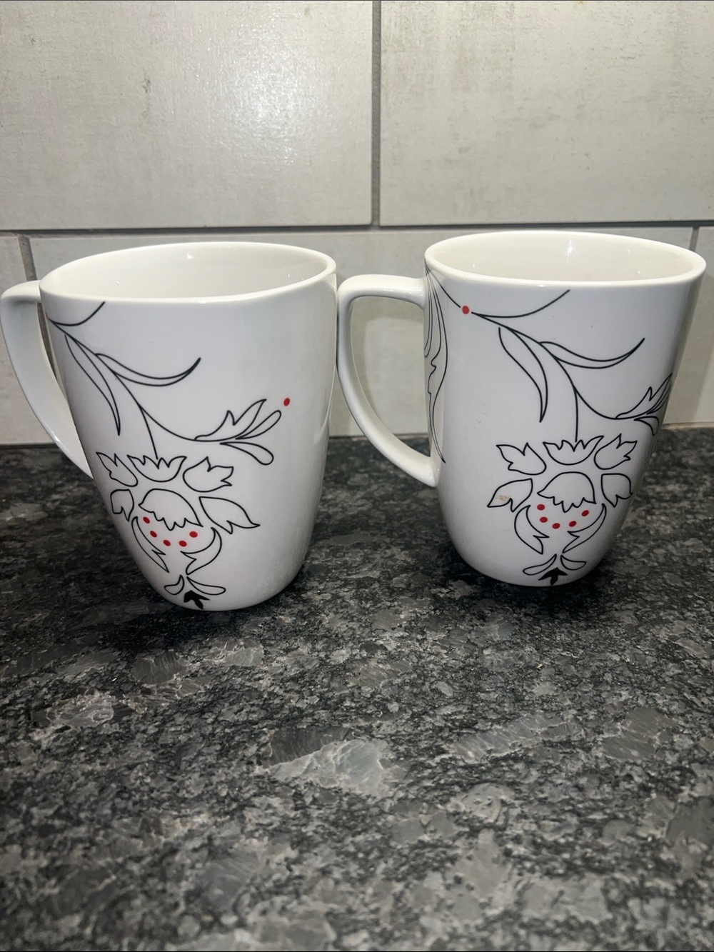 Corelle Coordinates ROYAL LINES Contemporary floral design  12oz each. Set of 2
